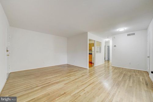 304-7054 Eastern Ave Nw, WASHINGTON, DC, 20012-2042 | Card Image
