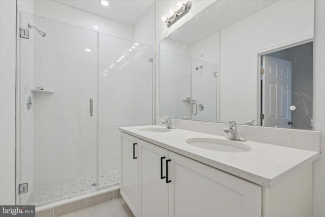 16223 River View Dr, Condo with 2 bedrooms, 2 bathrooms and null parking in BRISTOL PA | Image 35