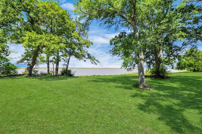 Take a look at this more open view of the water. There's nothing like a waterfront property for those who love the outdoors! | Image 27