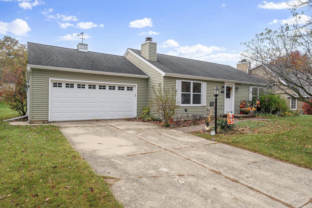 384 Windward Rd, For Sale in Green Bay - eXp Realty