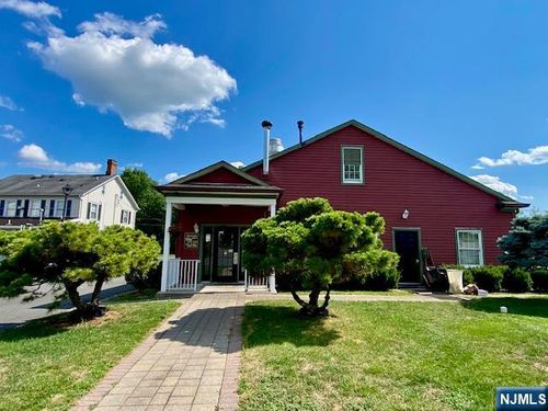 2085 Burnt Mills Rd, Bedminster, NJ, 07921-2618 | Card Image