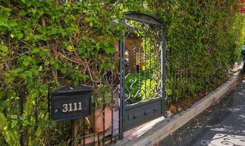 3111 Hollyridge Dr, Los Angeles, CA, 90068-1953 | Card Image