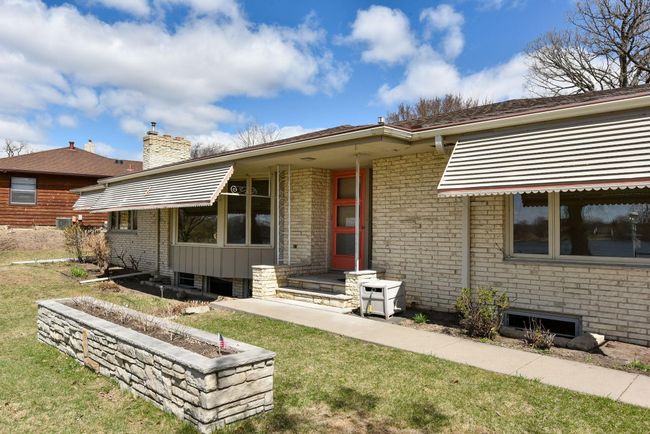 Awesome Curb appeal! | Image 11
