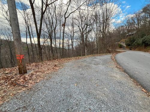 1353 N Baden Dr, Gatlinburg, TN, 37738-3805 | Card Image