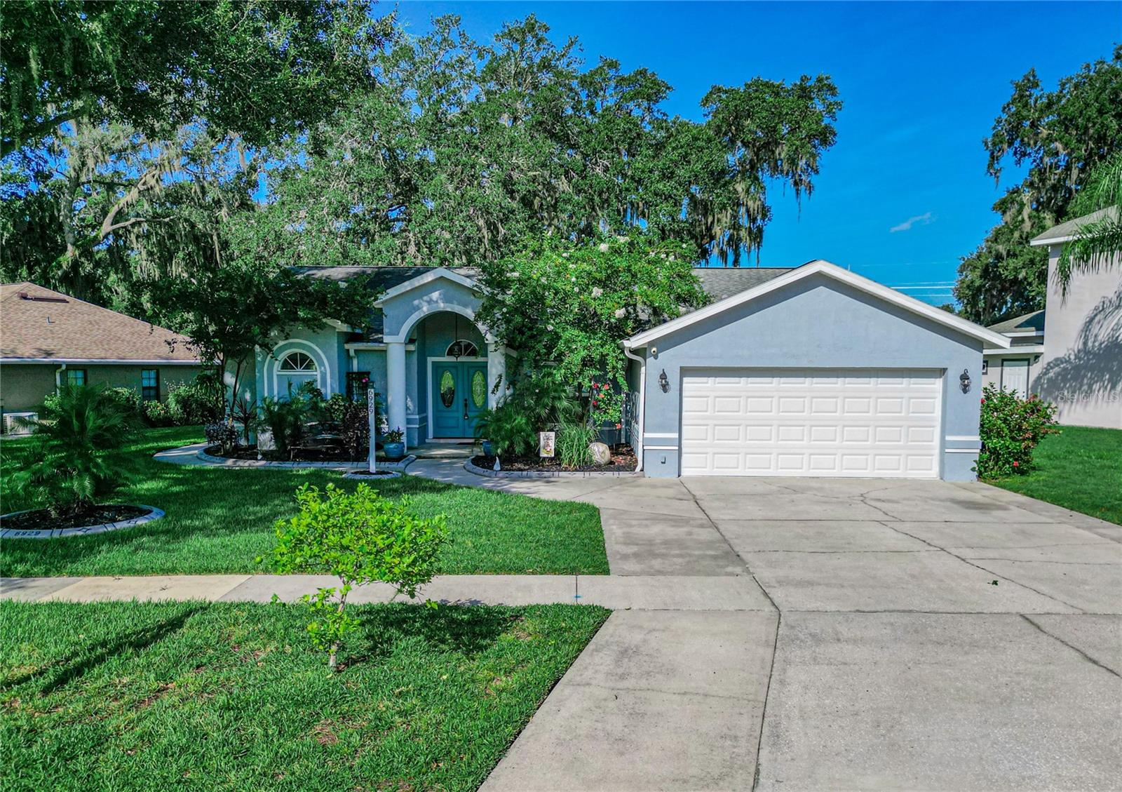 Northlake Dr, Zephyrhills, FL 33542