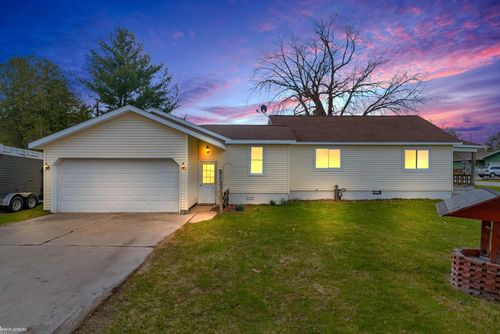 3711 Franklin St, Lakeport, MI, 48059-1928 | Card Image