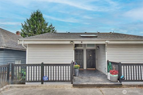 b-908 Hiawatha Pl S, Seattle, WA, 98144-2811 | Card Image