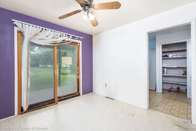 29-web-or-mls-10756 Oak St Interior (7 of 19).jpg | Image 6