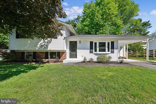24321 Log House Rd, GAITHERSBURG, MD, 20882-3920 | Card Image