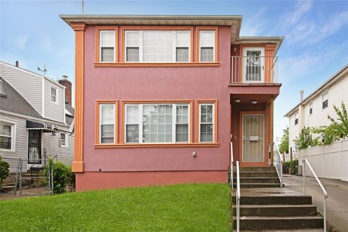 238 148th Dr, Rosedale, NY, 11422-3246 | Card Image
