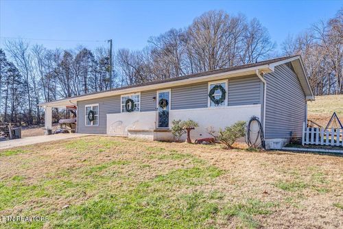 633 Sinking Springs Rd, Clinton, TN, 37716-6914 | Card Image