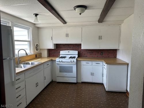 west-1 Emerson Ln, Warren, NJ, 07059-5333 | Card Image