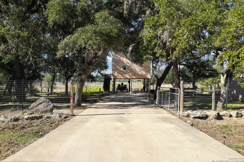 622 Pebble Beach Rd, Lakehills, TX, 78063 | Card Image