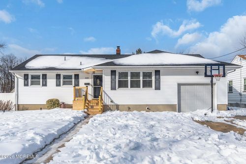 660 Hopping Rd, Belford, NJ, 07718-1168 | Card Image