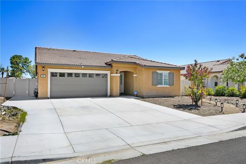 584 Directo Dr, San Jacinto, CA, 92583-3659 | Card Image