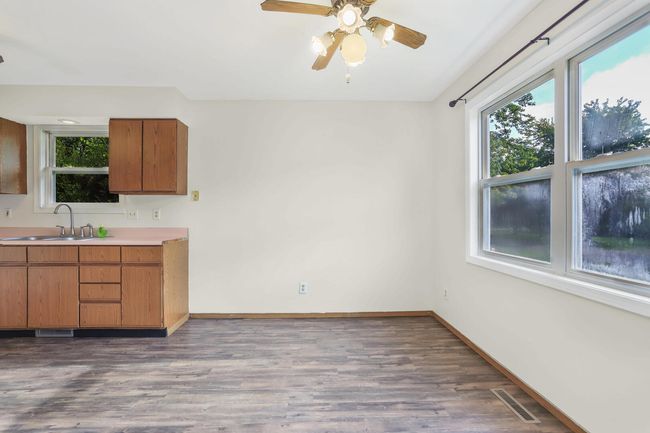 807 Country View Dr, Home with 3 bedrooms, 1 bathrooms and null parking in Philo IL | Image 10