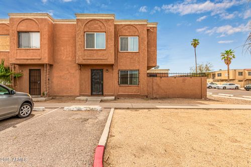 4001 S 45th St, Phoenix, AZ, 85040-2017 | Card Image