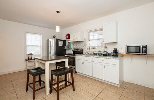 19 Huss Ct, Lynn, MA, 01905-2950 | Card Image