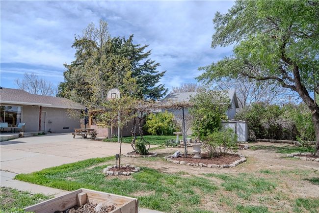 525 E F St, House other with 3 bedrooms, 2 bathrooms and 2 parking in Tehachapi CA | Image 38