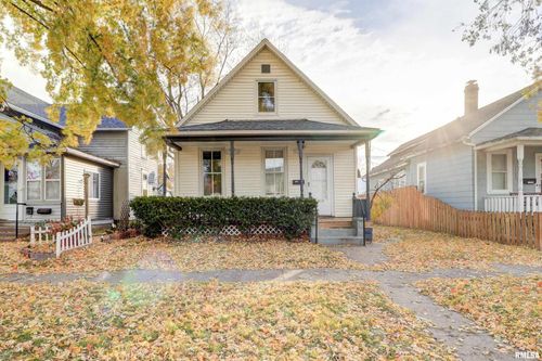 1913 Pershing Blvd, Clinton, IA, 52732-2526 | Card Image