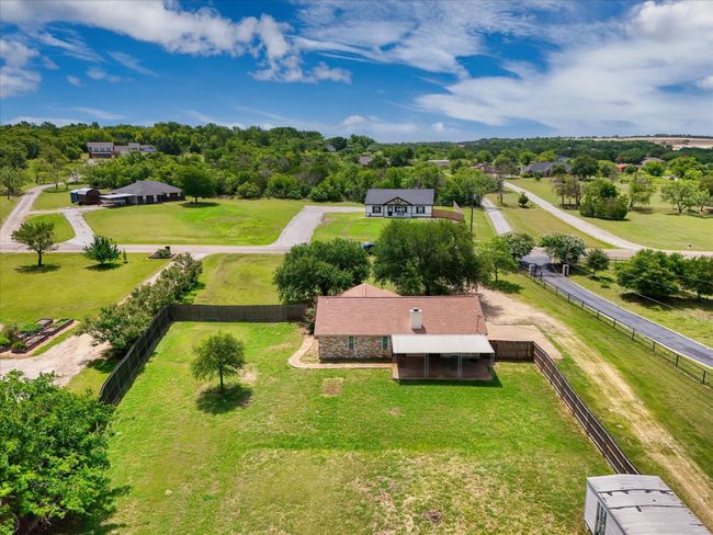 261 Rabbit Hl, House other with 3 bedrooms, 2 bathrooms and null parking in Lorena TX | Image 34