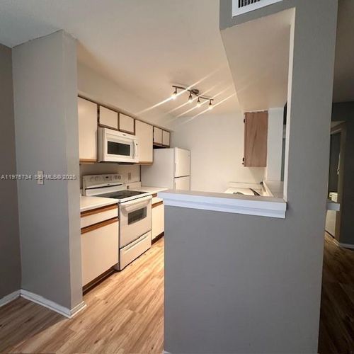 apt-2411-2667 Nw 33rd St, Oakland Park, FL, 33309-6477 | Card Image