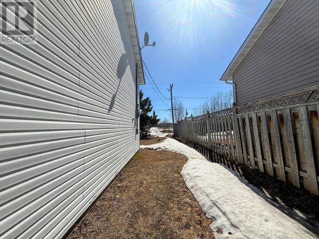 28 Otter Ave, Home with 5 bedrooms, 2 bathrooms and null parking in Manitouwadge ON | Image 33