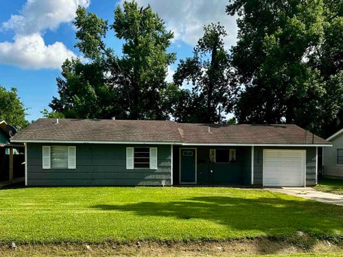 7165 Lewis Dr, Beaumont, TX, 77708-1016 | Card Image