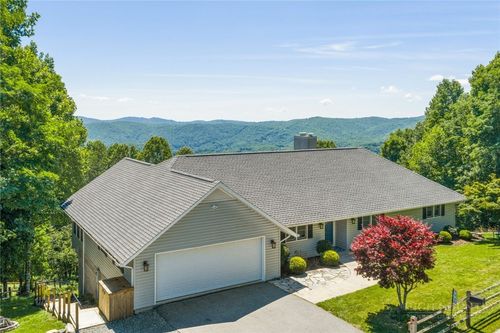 784 Alpine Dr, Seven Devils, NC, 28604-7980 | Card Image