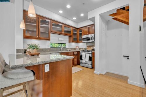 405 Palisade Dr, Oakland, CA, 94607-1817 | Card Image