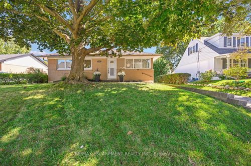 207 Elmwood Cres, Milton, ON, L9T1C3 | Card Image