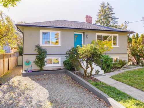 1451 Lang St, Victoria, BC, V8T2S6 | Card Image