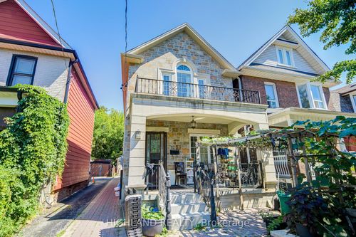 123 Russett Ave, Toronto, ON, M6H3M4 | Card Image