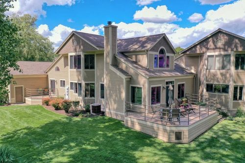 6a-W304N2356 N Westwind Drive, Delafield, WI, 53072 | Card Image