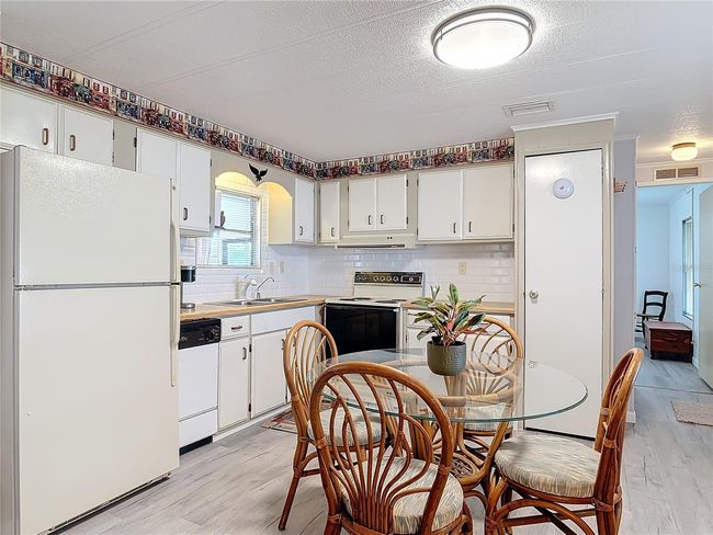 804 Swallow Ln, House other with 2 bedrooms, 2 bathrooms and null parking in OSTEEN FL | Image 11