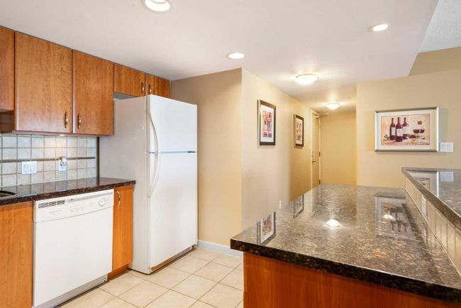 1405 - 1078 6 Avenue Sw, Home with 2 bedrooms, 2 bathrooms and 1 parking in Calgary AB | Image 11