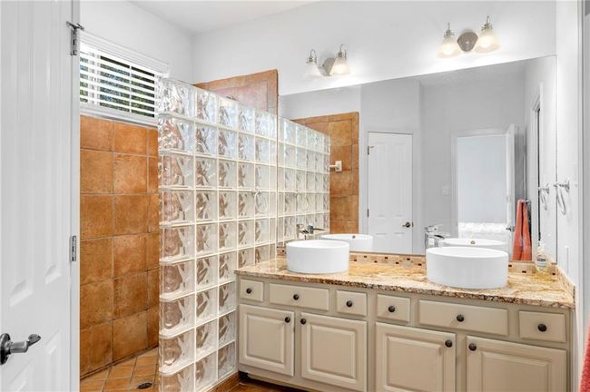 APT-201 - 4307 Eck Ln, Condo with 3 bedrooms, 2 bathrooms and 2 parking in Austin TX | Image 16