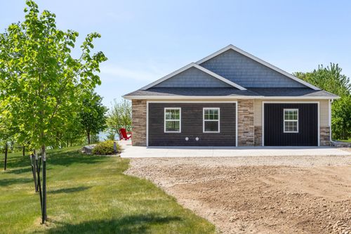 16524 94th Street Se, Hankinson, ND, 58041 | Card Image