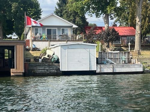 {{alt}} | Card Image