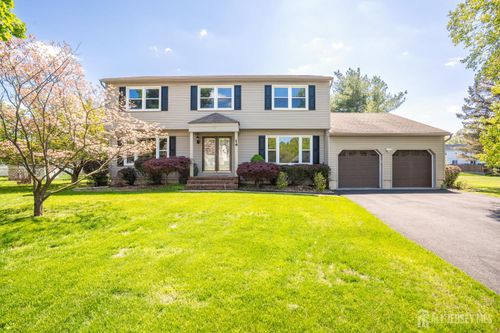 14 Dov Pl, KENDALL PARK, NJ, 08824-1347 | Card Image