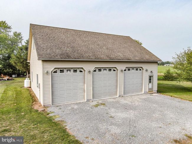6861 Pleasantview Dr, House other with 4 bedrooms, 4 bathrooms and null parking in THOMASVILLE PA | Image 4