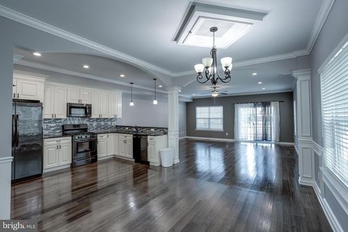 533 Maple St, BRISTOL, PA, 19007-3510 | Card Image