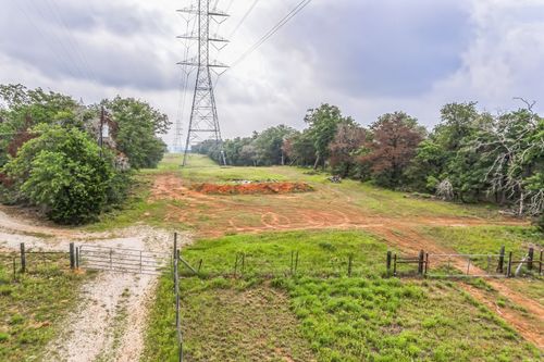 a-1360 Sand Hills Rd, Red Rock, TX, 78662-4611 | Card Image