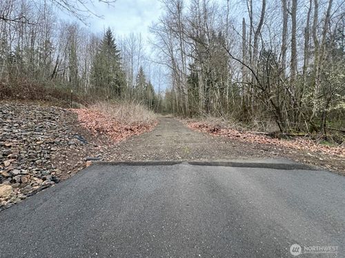 318 Martins Bluff Rd, Kalama, WA, 98625-9735 | Card Image