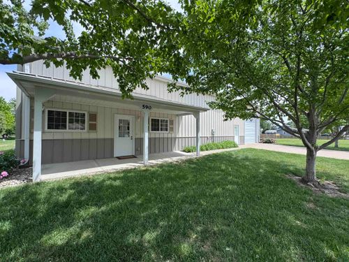 590 Lakeshore Dr, McCook Lake, SD, 57049-4005 | Card Image