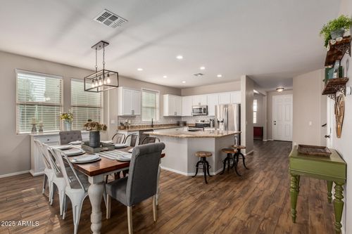 7531 W Rock Springs Dr, Peoria, AZ, 85383-6201 | Card Image