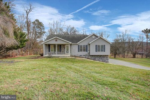 1032 Upland Dr, FAYETTEVILLE, PA, 17222-9724 | Card Image