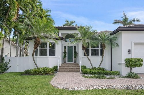 7431 Center Bay Dr, North Bay Village, FL, 33141-4013 | Card Image
