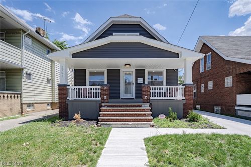 3297 W 127th St, Cleveland, OH, 44111-2512 | Card Image