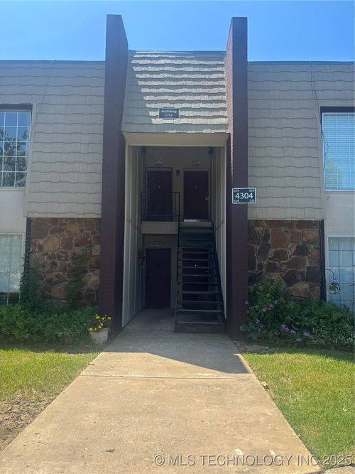 558-4304 E 67th St, Tulsa, OK, 74136-2912 | Card Image